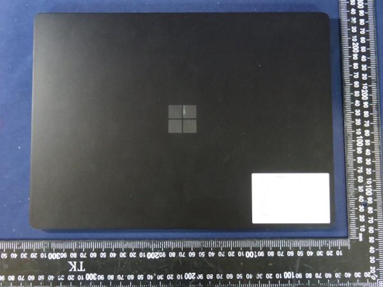 Surface Pro 8/Laptop 4の画像がリーク。中身の進化に期待