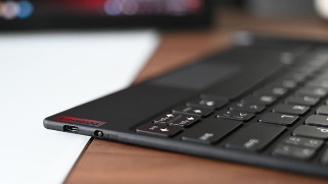 201210_thinkpadx1foldrev12