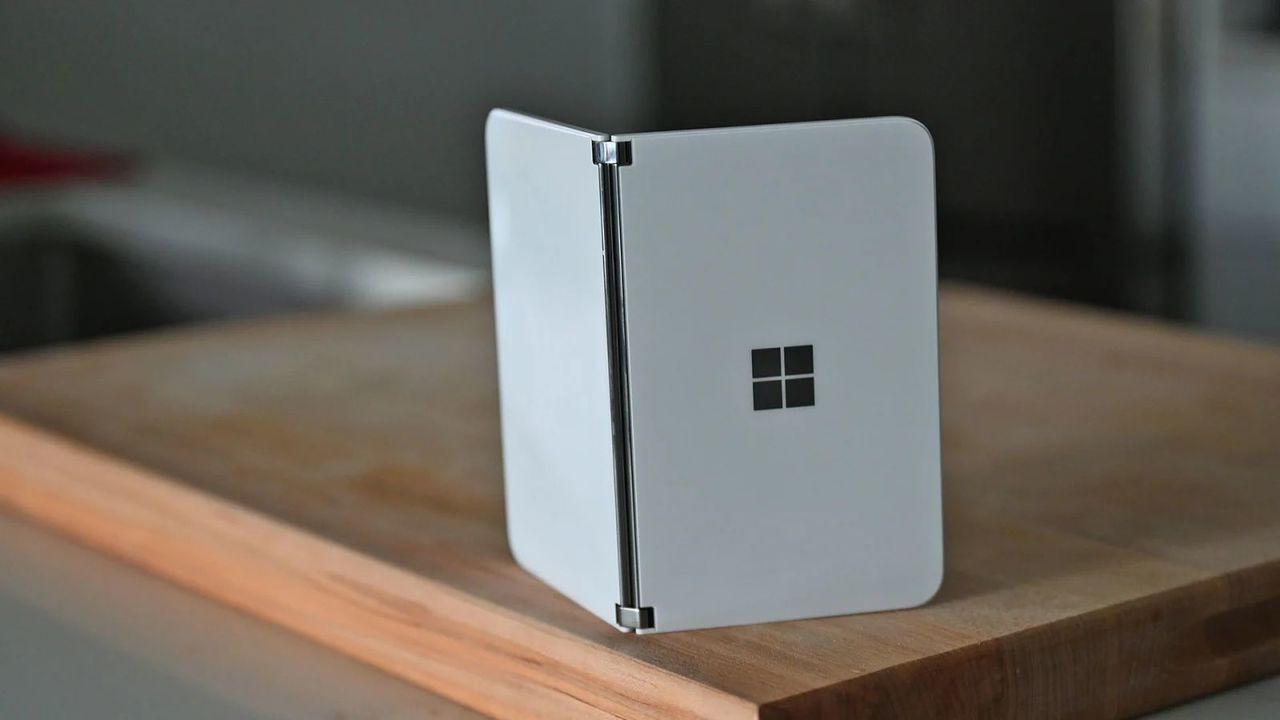 マイクロソフト、Surface Duoの提供国拡大を発表！あれ、日本は…？