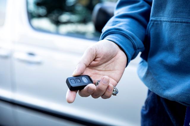 hirock_sadiot_key_and_car