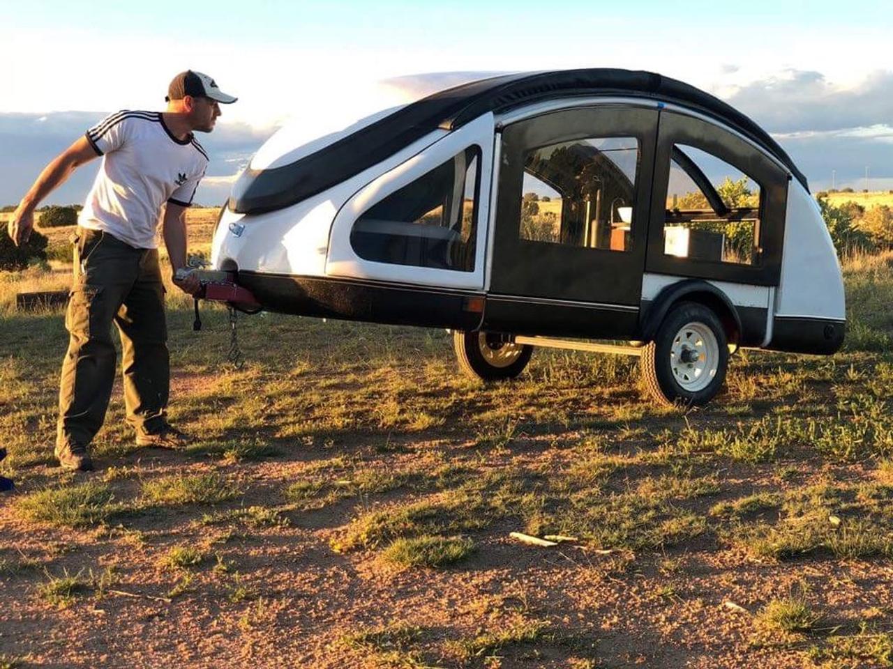 PCのマウスみたい。重さ136kgで立体的にテントが展開するキャンプ用トレーラー｢Earth Traveler｣