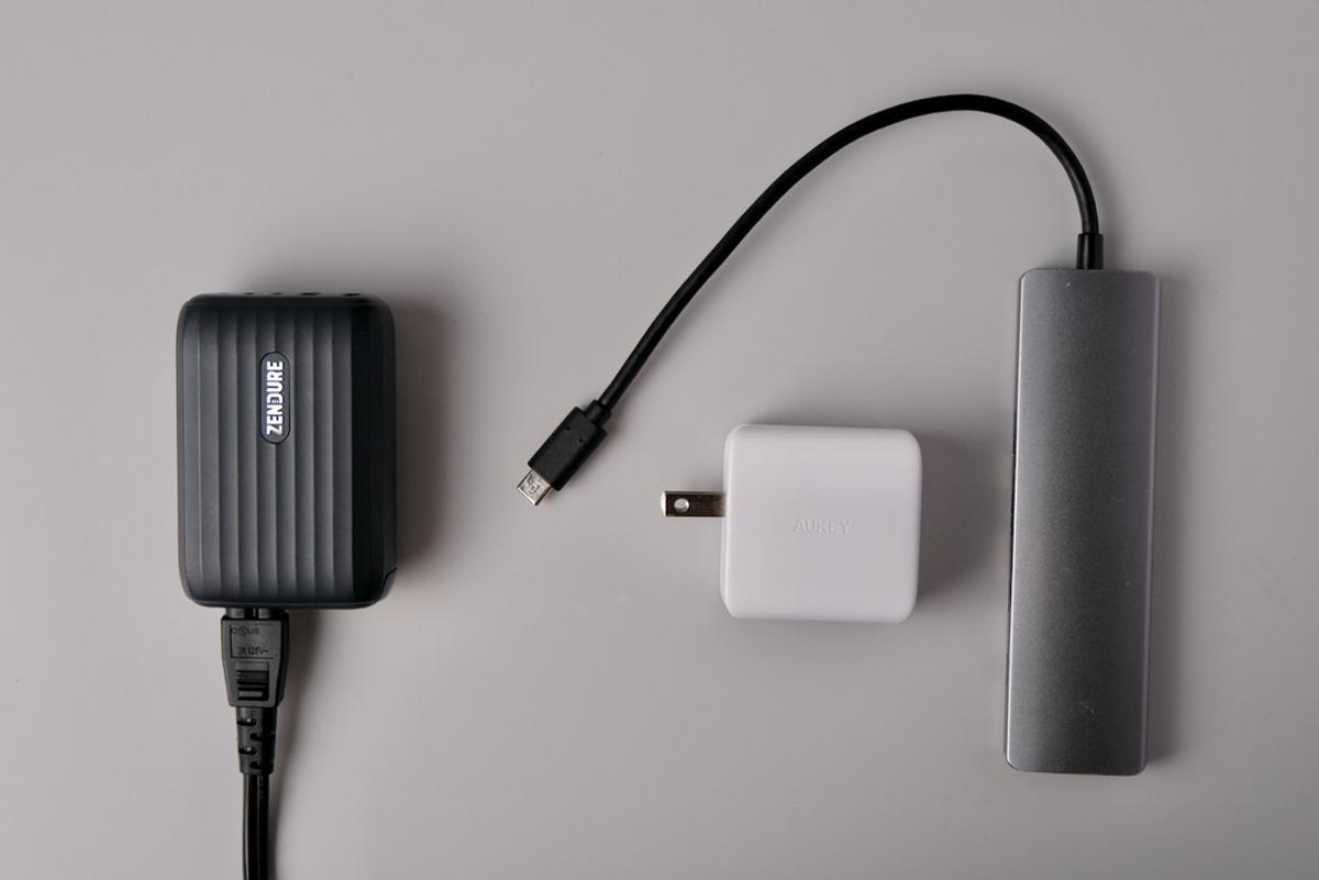 M1 Macにぴったりすぎる充電器！ USBハブがついた「Superhub SE」が