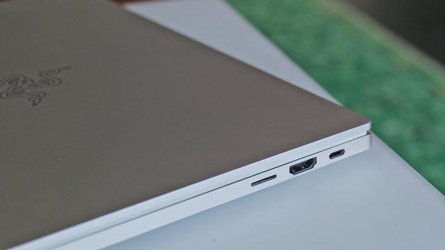 210209_razerbook13rev6