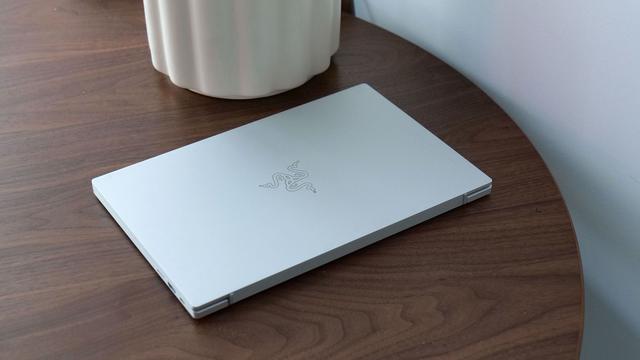 210209_razerbook13rev7