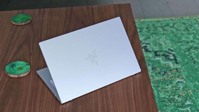 210209_razerbook13rev9