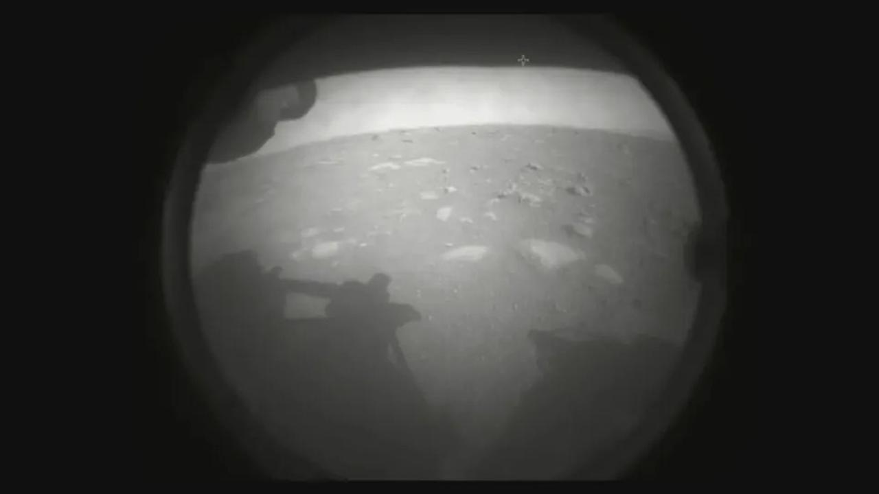 祝着陸！火星探査車｢パーサヴィアランス｣から初画像が届いた