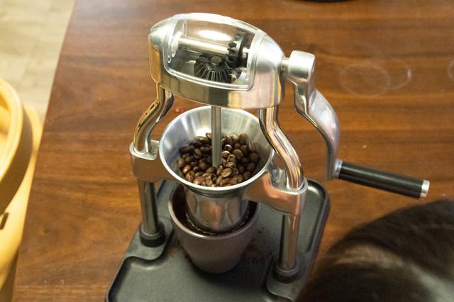 8D04BD58-E328-4EE7-A2CE-EA11009CAFE2