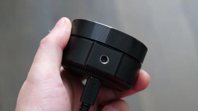 暗い部屋でもいい感じに撮ってくれるウェブカメラ。Razerの｢KiyoPro｣ファーストルック。 | ギズモード・ジャパン