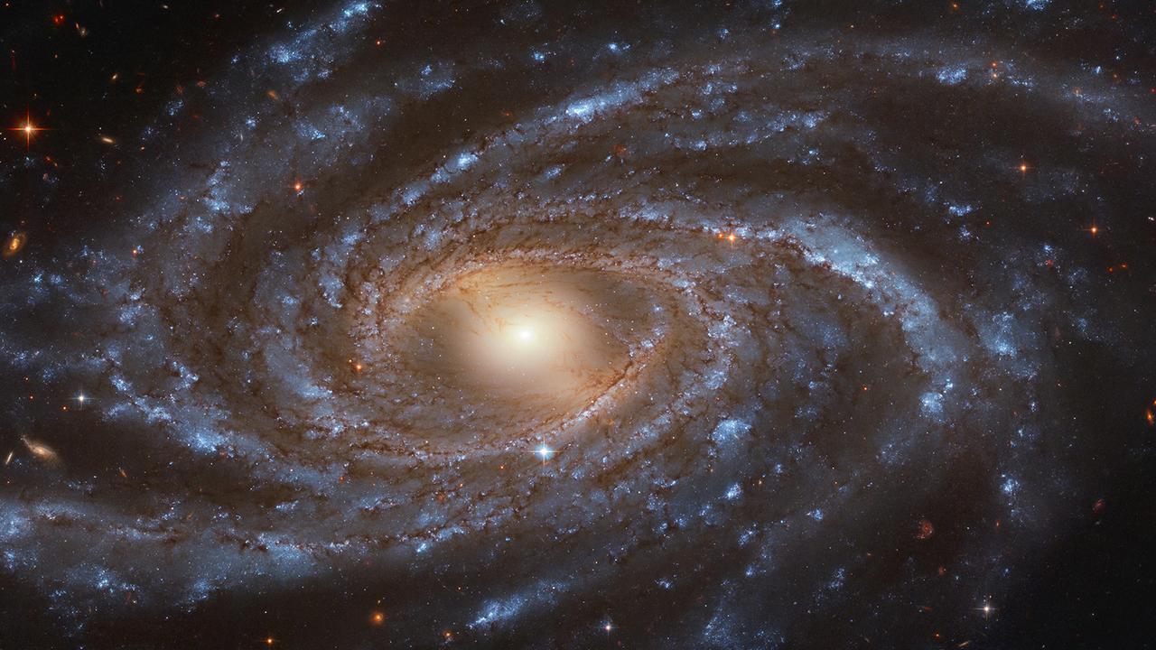 ハッブル宇宙望遠鏡がとらえた銀河がこの世のものとは思えないほど美しい