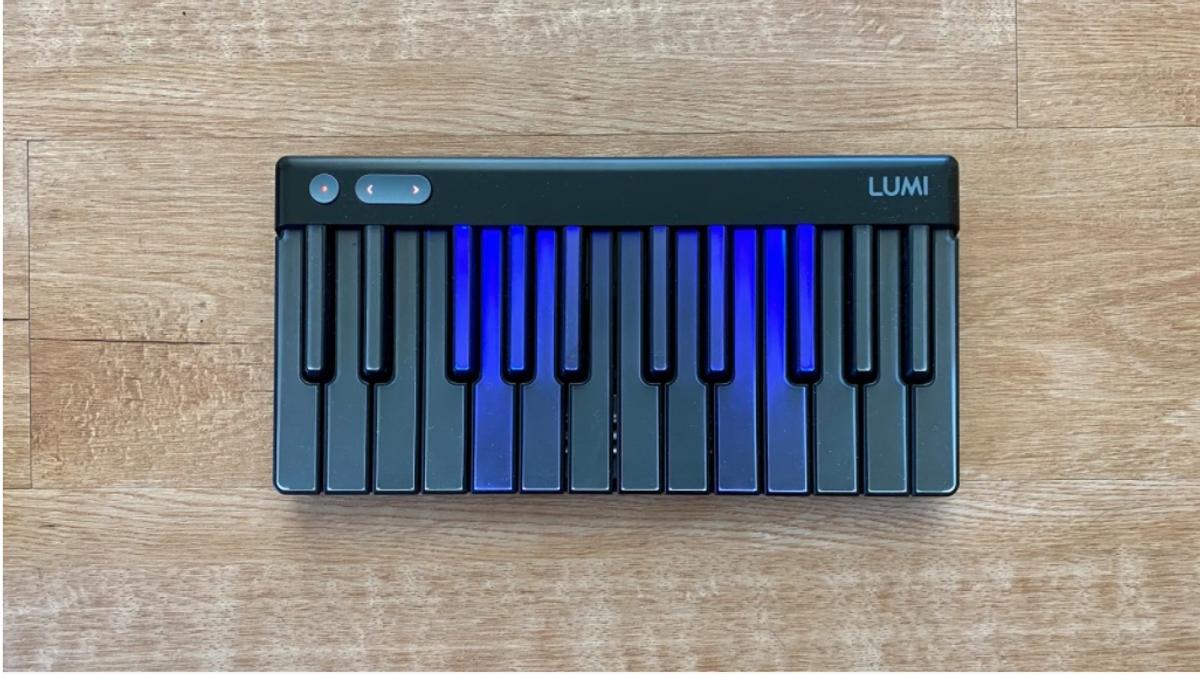 Lumi Keysレビュー：本格的なピアノがなくても、楽しく曲を弾けるよう 