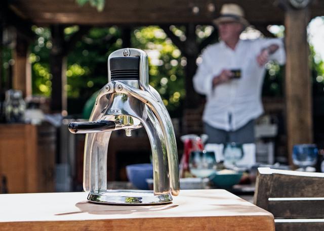 イギリス発の手動エスプレッソマシーン「ROK EspressoGC イギリス発の手動エスプレッソマシーン「ROK EspressoGC