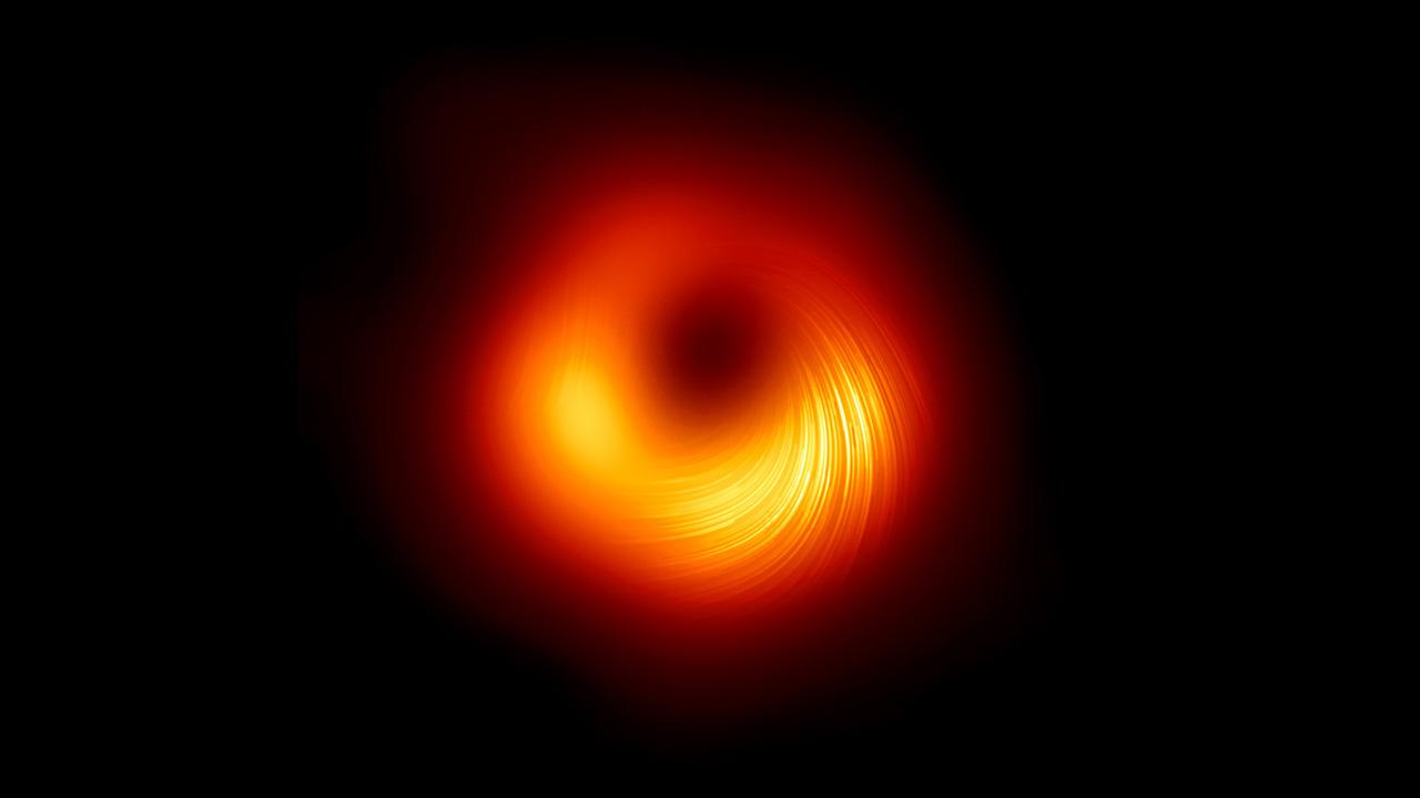 磁場の存在が明らかに！ 史上初めて撮影されたブラックホール画像のデータ処理が進んできたよ