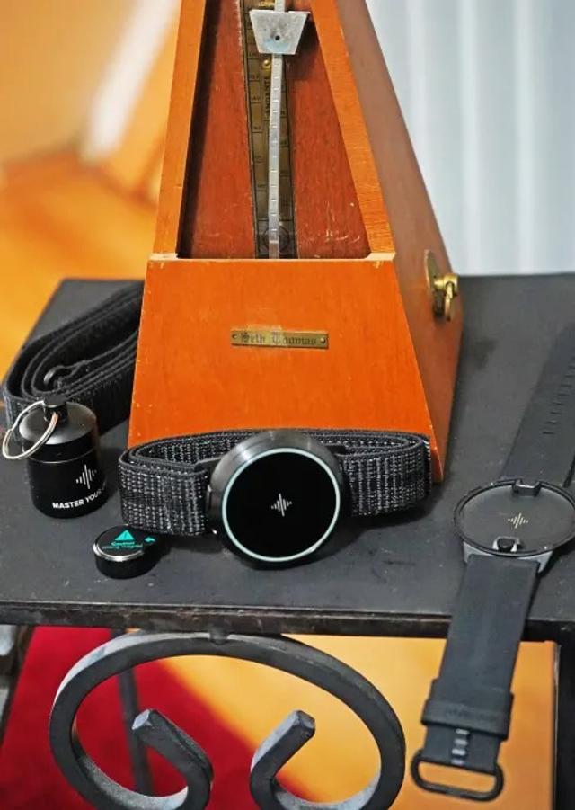 ビートを刻め。ミュージシャンのためのスマートウォッチ：Soundbrenner  