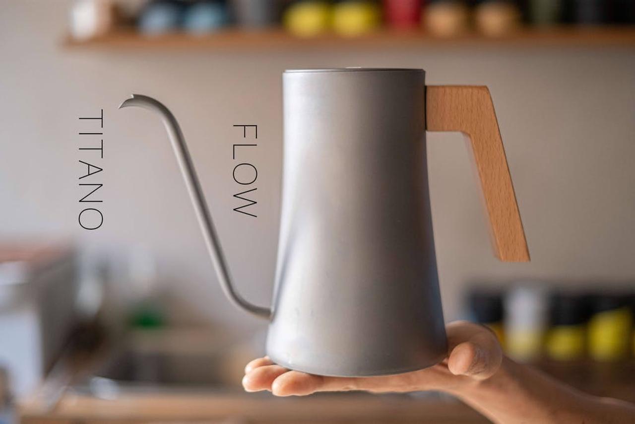 まさに究極のコーヒーウェア！チタン素材の革新的ケトル｢FLOW｣がmachi-yaに登場