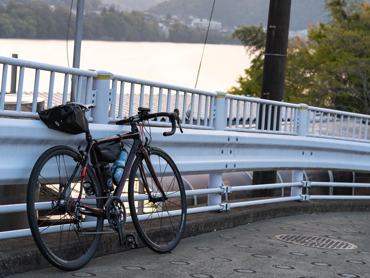 かっこいい自転車って荷物載らなすぎ → あれこれ積めるようにする