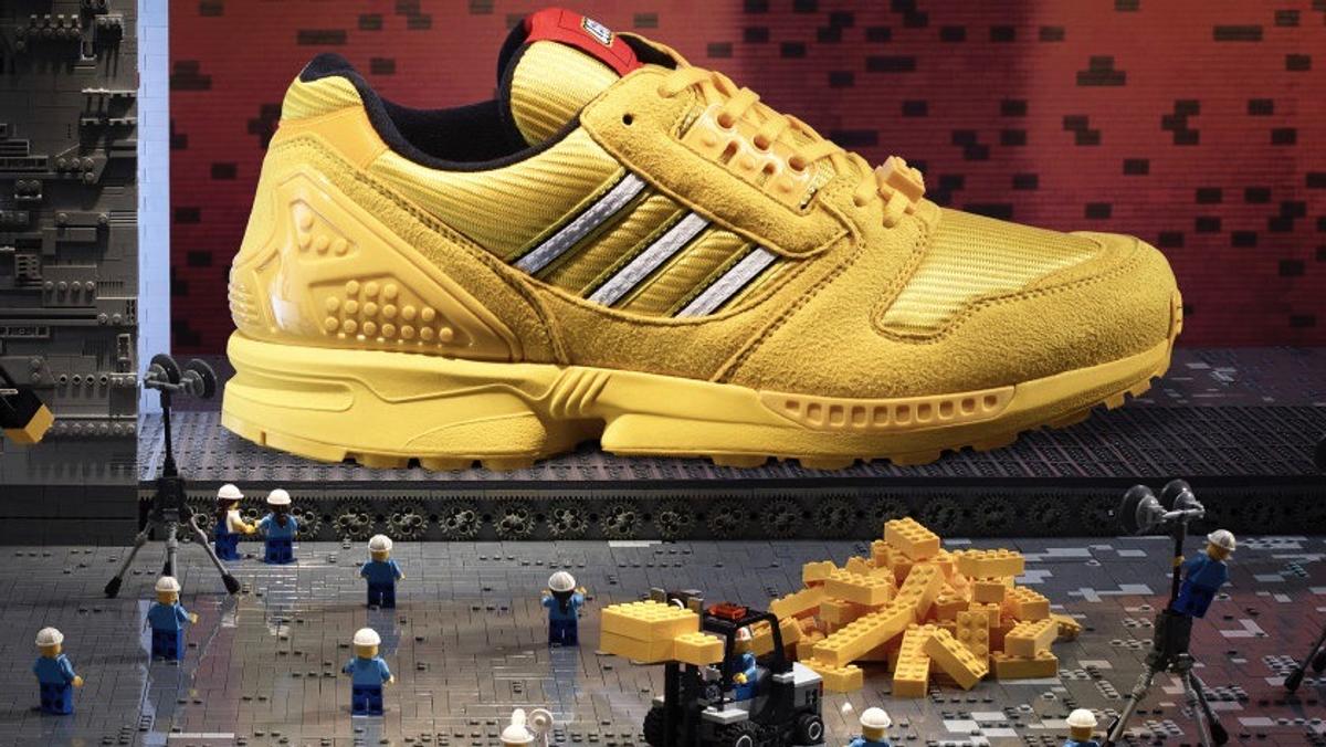 アディダスとレゴがまたコラボ。ミニフィグたちが組み立てた「ZX8000