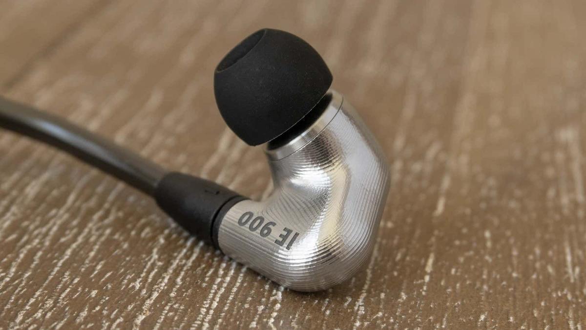 ゼンハイザーの16万円イヤホン「IE 900」、今までで最高の音を聴いた 