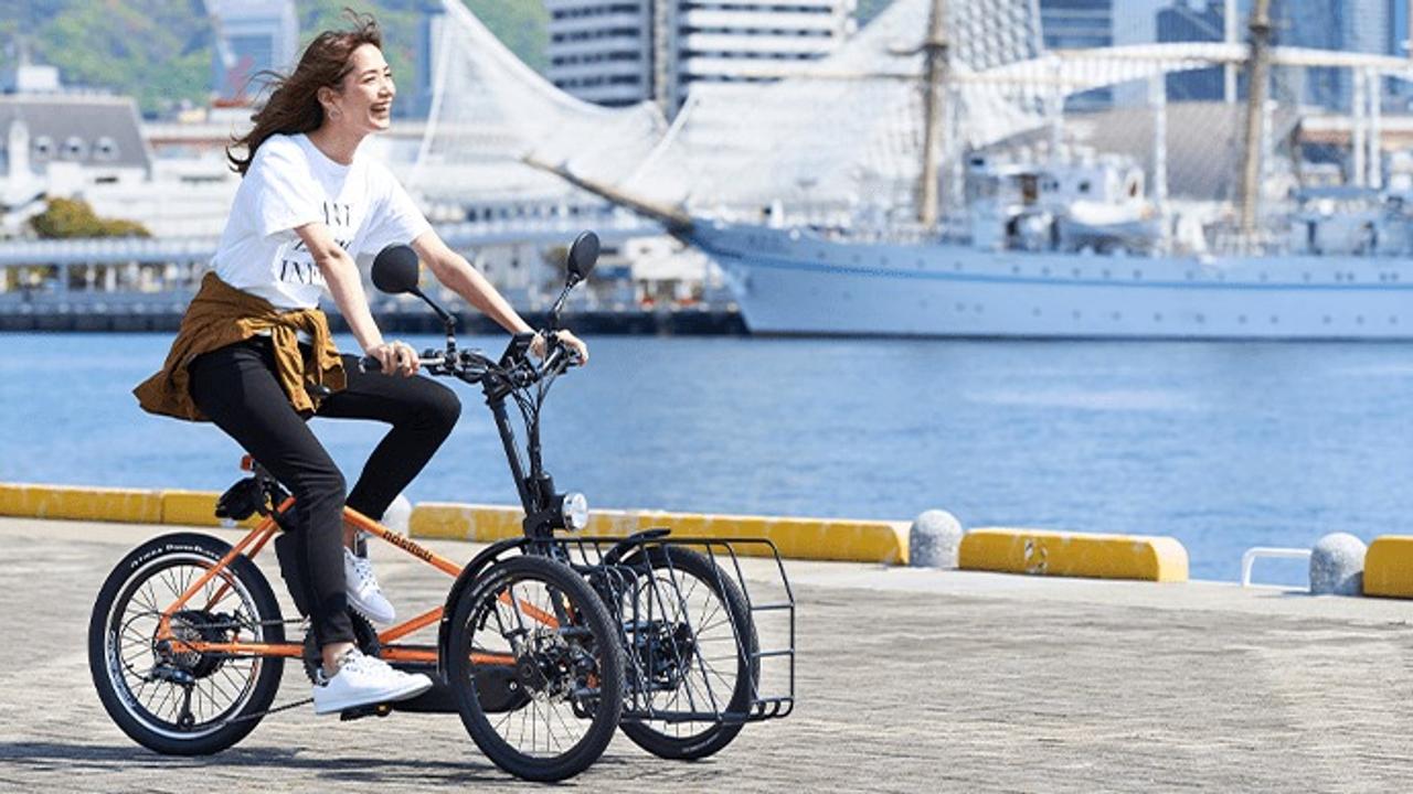 カワサキが設計した3輪カーゴeバイク｢ノスリス｣。積載量20kgでフル電動版もある