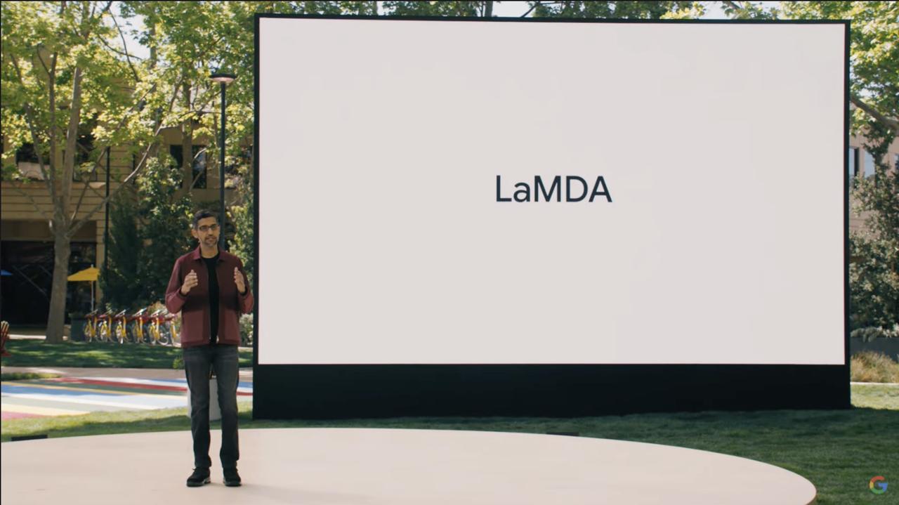 世の中のすべてのモノと話せる新技術｢LaMDA｣。擬人化ならぬ擬AI化で、紙飛行機や冥王星とトーキング！ #GoogleIO