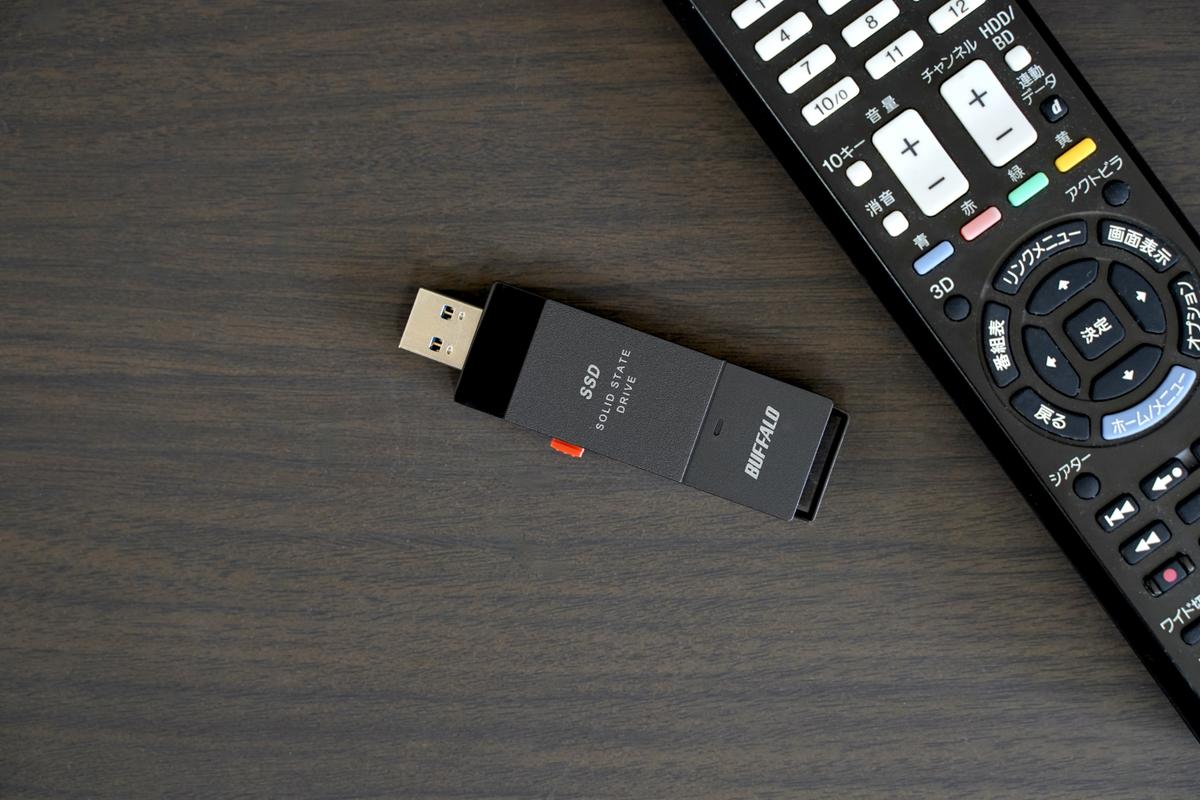 電源不要で挿すだけ！ バッファローのスティックSSDならTVをサクッと
