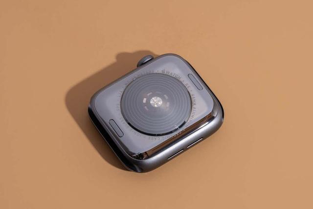 210526wirecutterAppleWatch5