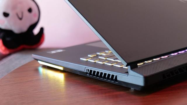 20210604AsusROGStrixG15_right