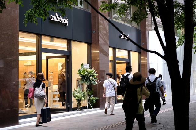 210607_allbirds_storefrontview