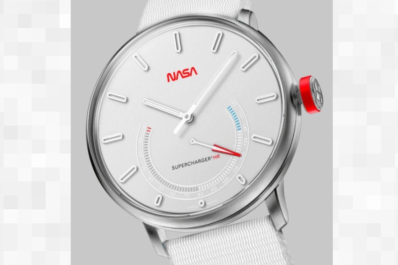 限定NASAモデルがカッコ良い。チタン製自動巻きスマート腕時計｢Titanium Elektron｣
