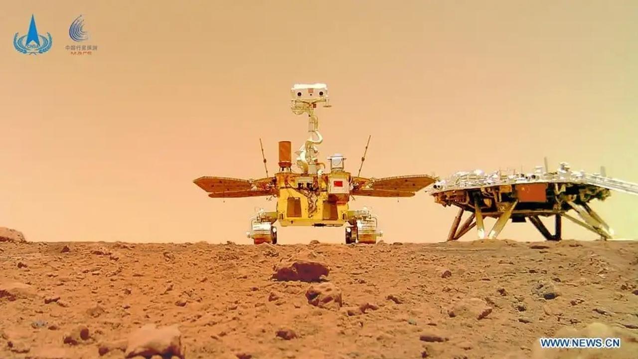中国の火星探査車｢祝融号｣が捉えた映像が届きました
