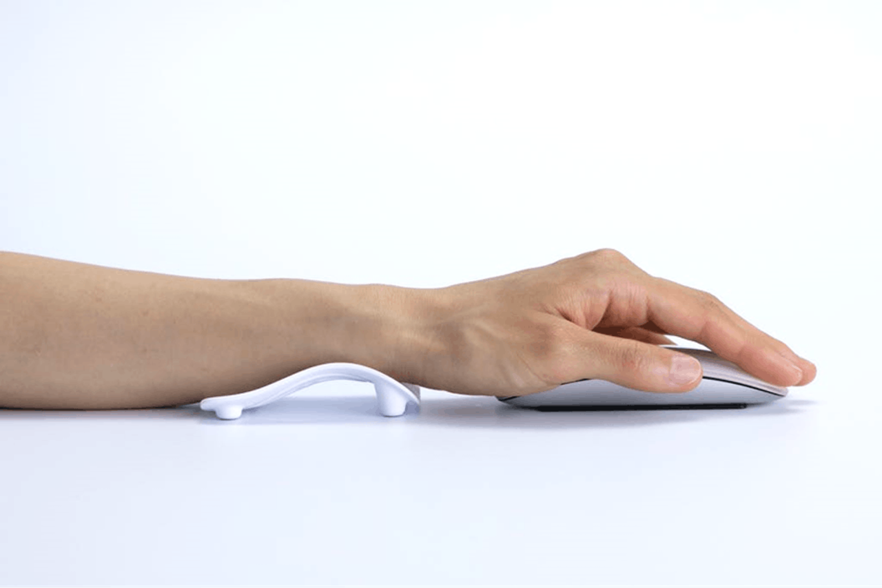 まさに逆転の発想 手の動きに合わせて移動するリストレスト ギズモード ジャパン