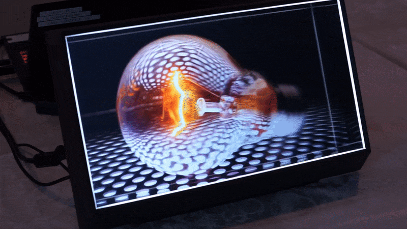 未来の｢立体テレビ｣まであと少し。3Dディスプレイ｢Looking Glass｣に大型モデルが登場