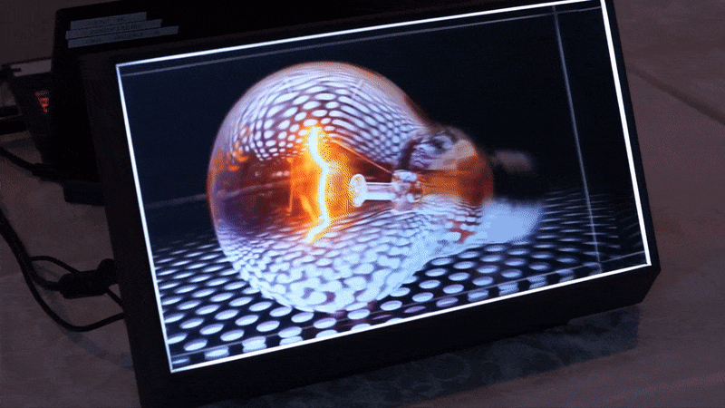 未来の「立体テレビ」まであと少し。3Dディスプレイ「Looking Glass 未来の「立体テレビ」まであと少し。3Dディスプレイ「Looking Glass