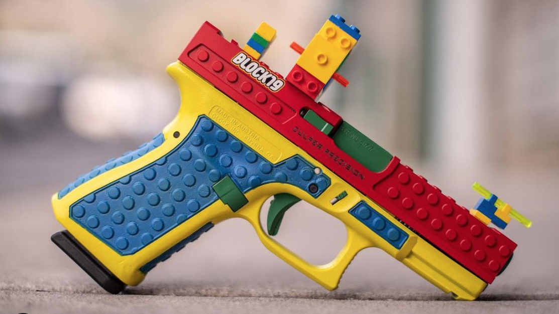 LEGOのおもちゃに見える本物の銃、非難の嵐で製造中止へ