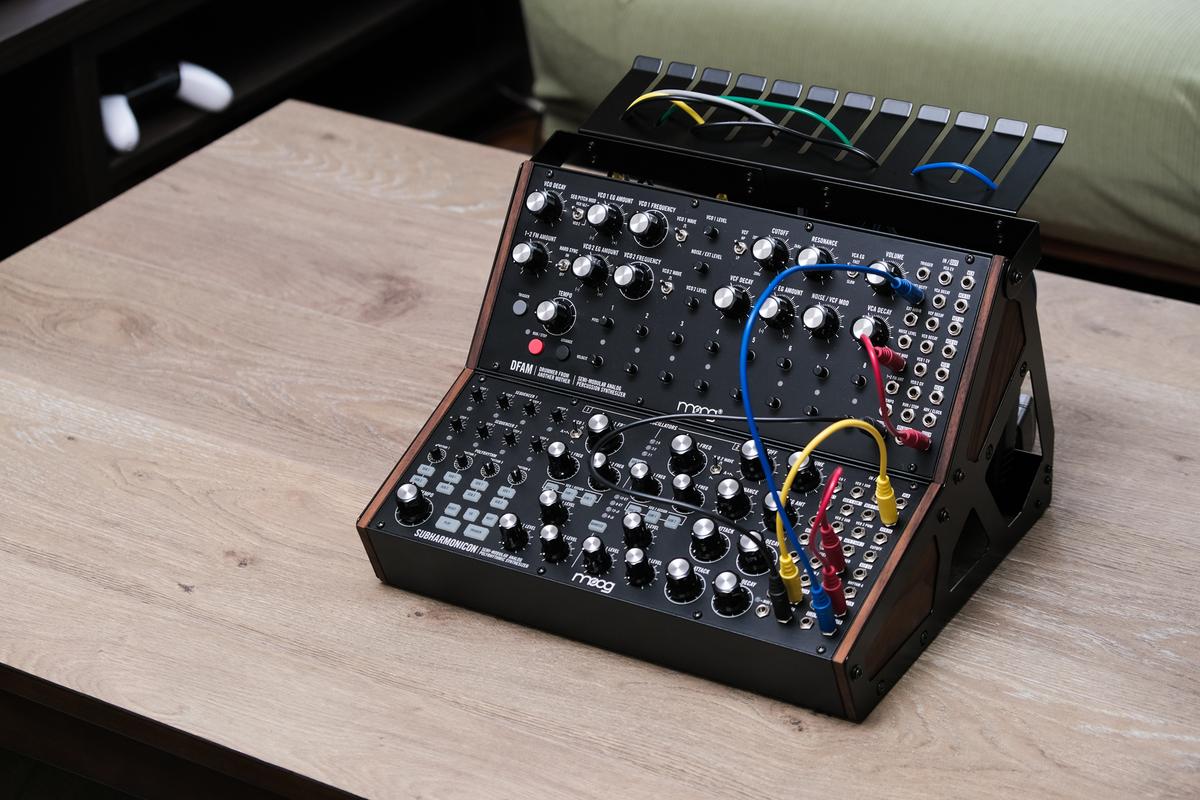 このツマミが、日常に創造性をもたらす。アナログシンセ「Moog Sound 