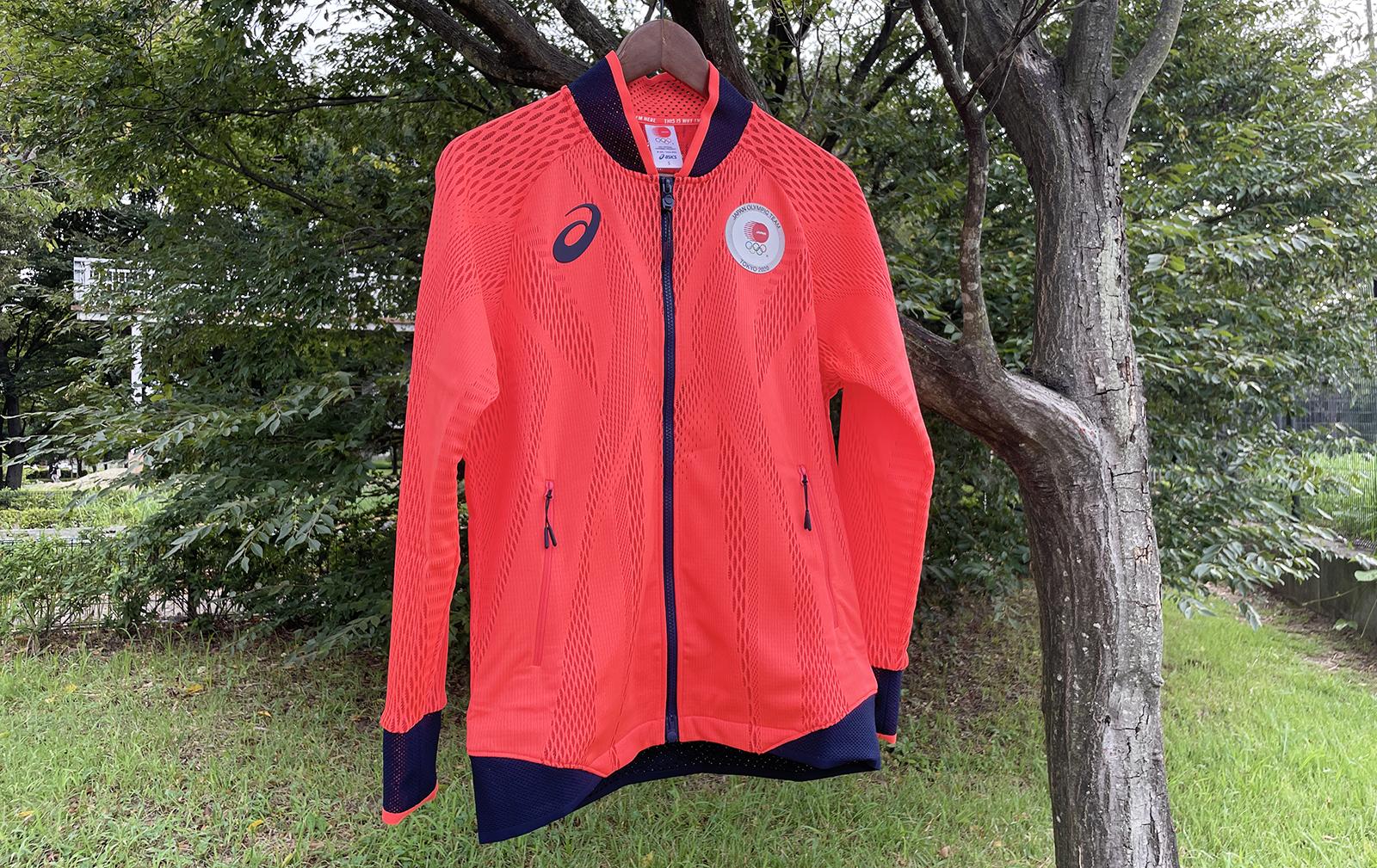 東京2020大会で日本選手が着用している｢あの赤いジャケット｣のスゴイ 