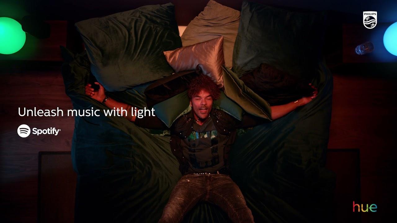 Philips Hue x Spotifyでお家をライブハウス化！ 音楽と連動して光る機能が登場