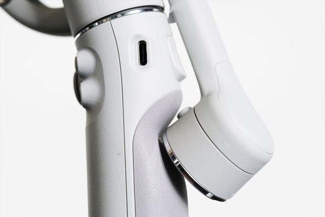 自撮りに強い、伸びるスマホジンバル：DJI OM 5 | ギズモード