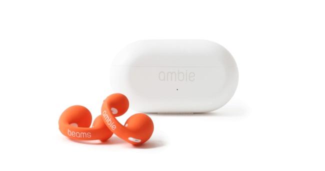 耳をふさがないイヤホン ambieに、別注のBEAMSモデル登場。白×オレンジ