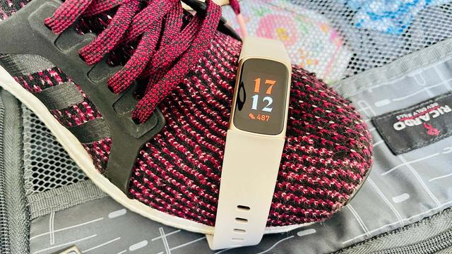 210922_fitbitcharge5rev5