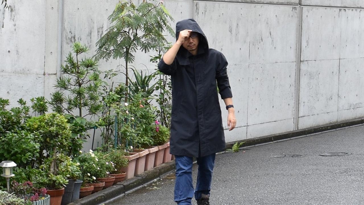 耐水圧20,000ミリで大雨の日の通勤もへっちゃら。全天候型のステンカラーコートを試してみた！