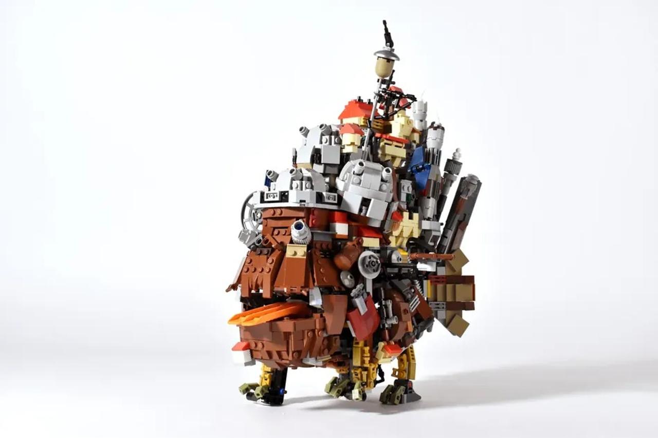 商品化に期待大！ レゴで再現された本当に歩いて移動する『ハウルの動く城』