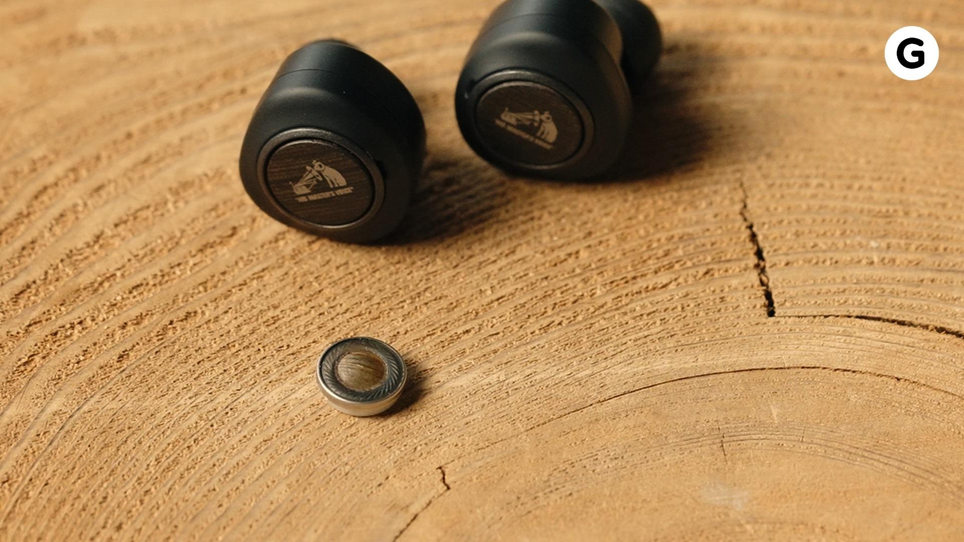 どこまでいってもイヤホンは「音質」が大切。木を使ったビクターの どこまでいってもイヤホンは「音質」が大切。木を使ったビクターの