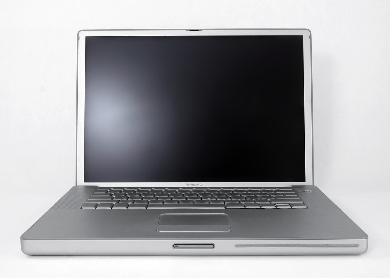 新型MacBook Proが｢PowerBook G4｣と似ていると思いませんか？