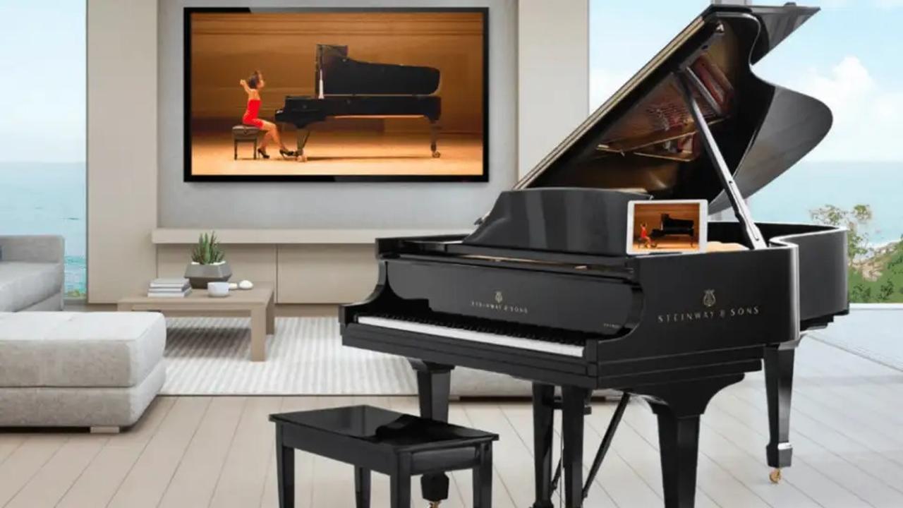 スタインウェイの自動演奏ピアノ、プロの演奏をリアルタイムで再現する新機能｢Spiriocast｣を発表