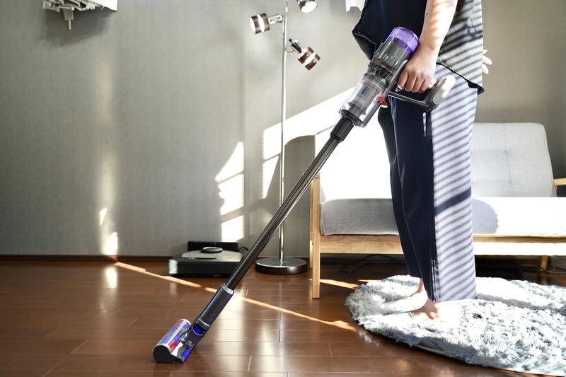 ダイソン掃除機比較①】とにかく手軽に掃除をしたい。階段やスポット 