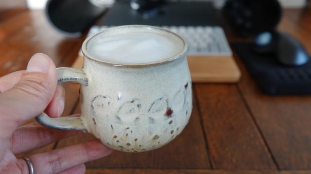 カフェラテ作りが超簡単に！ おうちカフェを開きたくなるミルクフォーマー | ギズモード・ジャパン