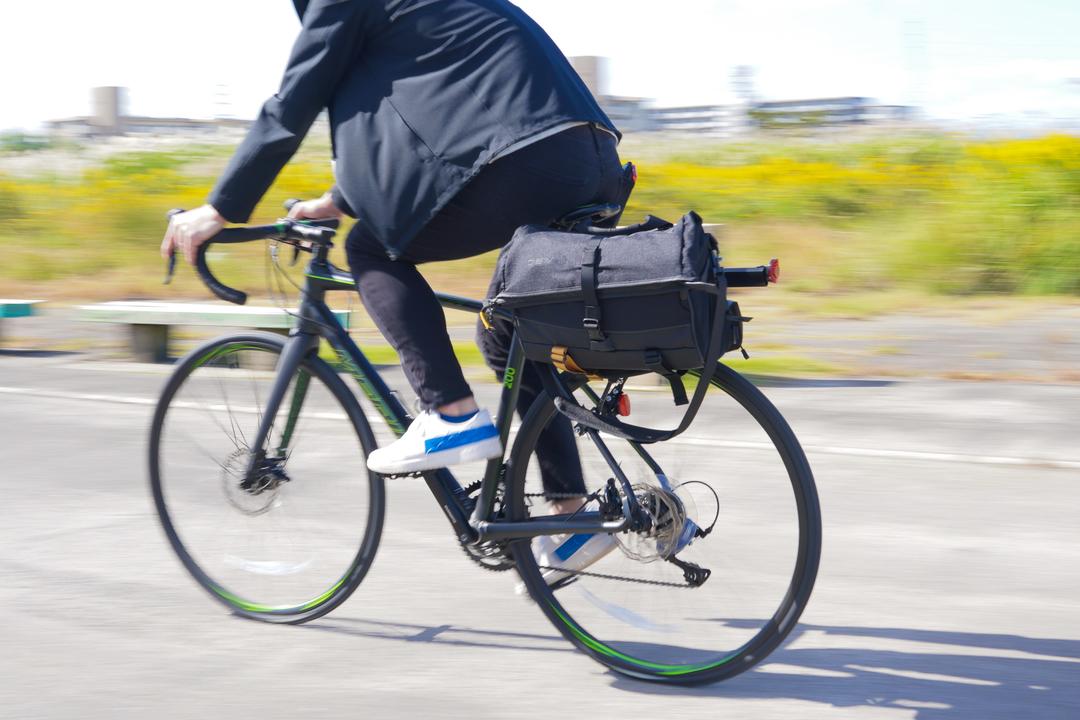 メッセンジャーバッグ ストア 自転車 買い物