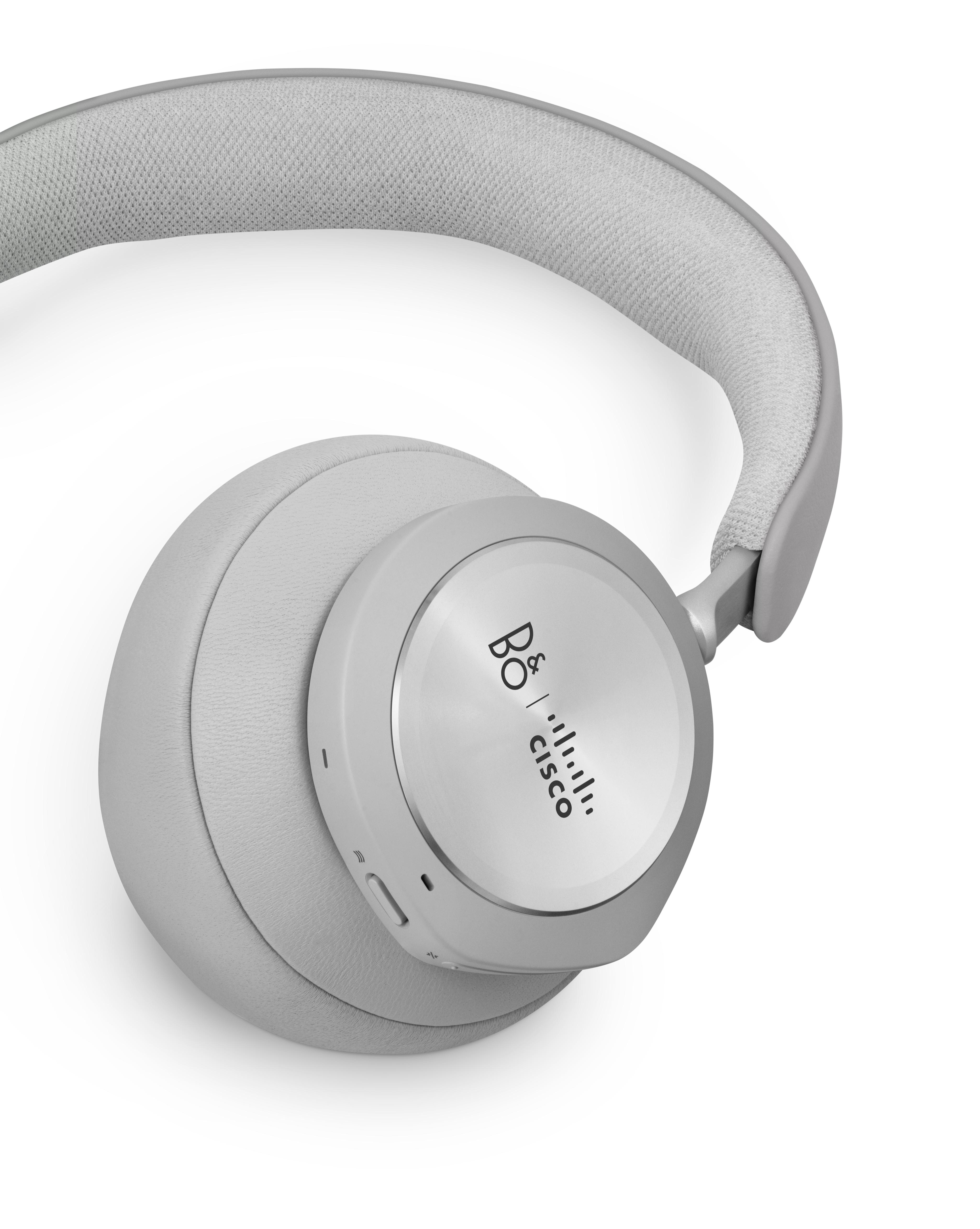 音楽にもビジネスにも強そう。B&OとCiscoのコラボヘッドセットが 音楽にもビジネスにも強そう。B&OとCiscoのコラボヘッドセットが