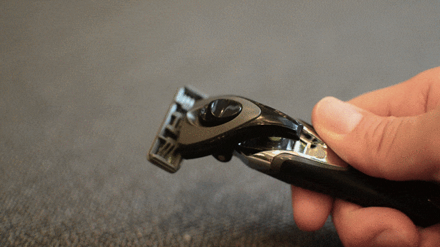 約10年以上使い続けているフェザーの サムライエッジ T字カミソリなのに ここまで肌に優しいなんて ギズモード ジャパン