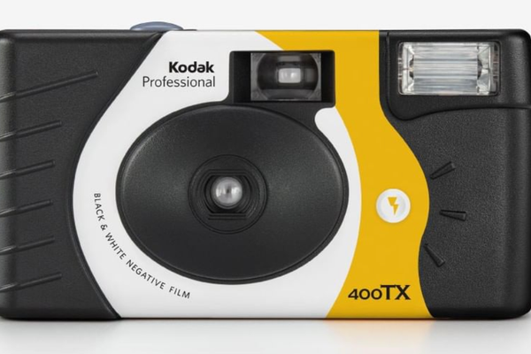 Kodak 400TX モノクロ　インスタント使い捨てカメラ　写るんです　五個❗️ Tri-Xで万全！」コダックの新しいフィルム付きカメラは新しい若者文化